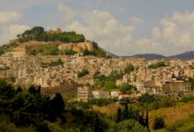 Фото - Деревня на Сицилии продаёт дома за один евро